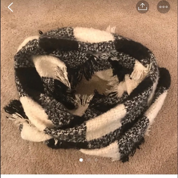 Anthropologie Accessories - Anthropologie buffalo infinity scarf